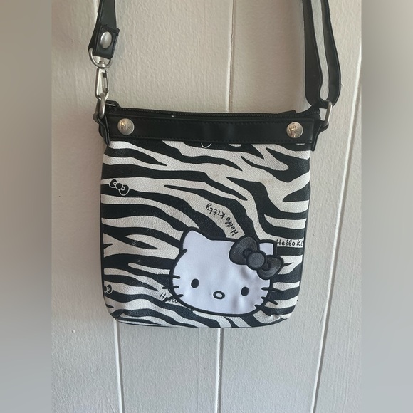 HTF Vintage Sanrio 2012 Hello Kitty Leopard Print Faux Leather crossbody Handbag - Picture 1 of 5